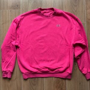 ALO Yoga • Accolade Crewneck Sweatshirt in Pink